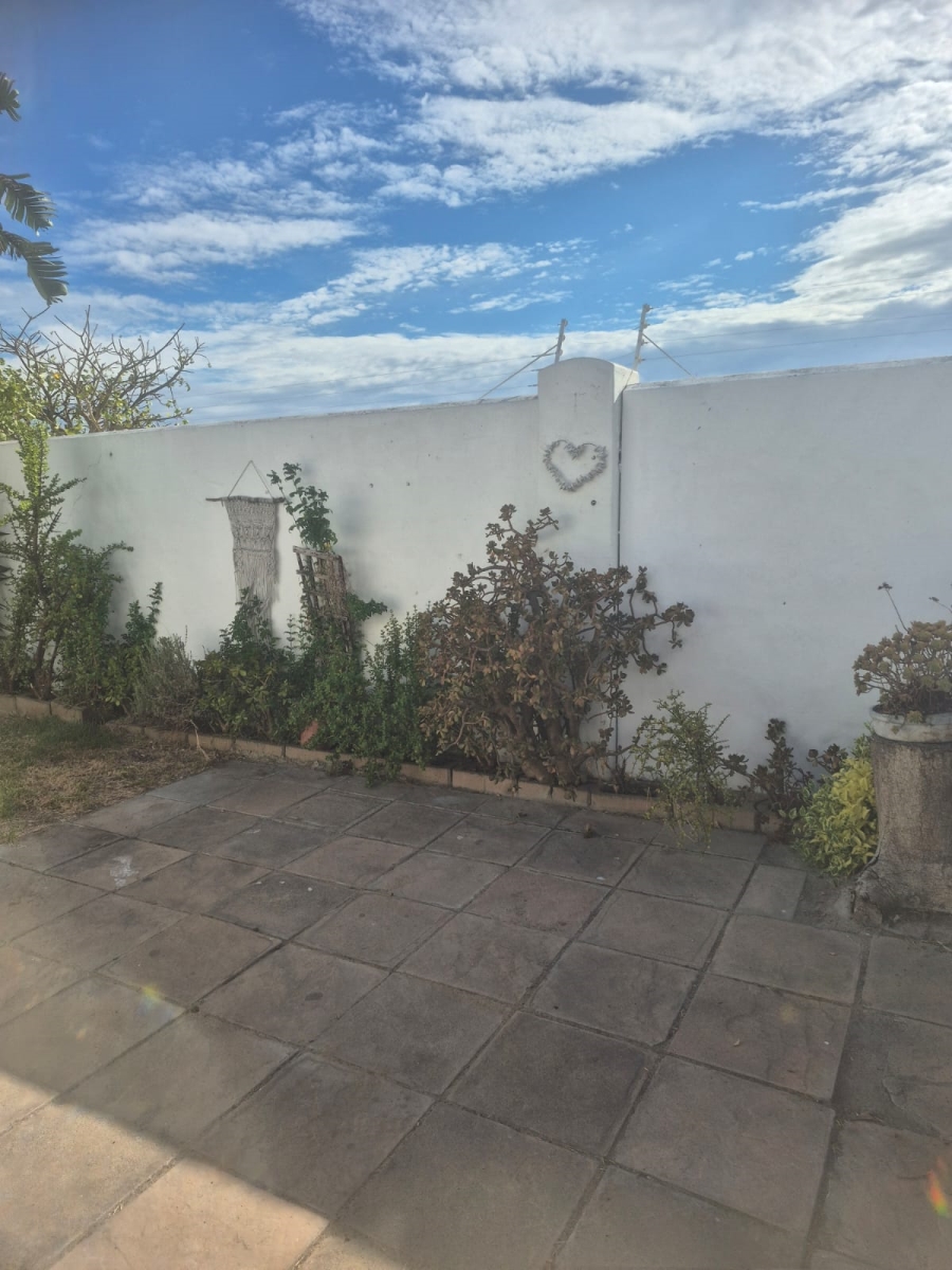 To Let 2 Bedroom Property for Rent in Parklands Western Cape